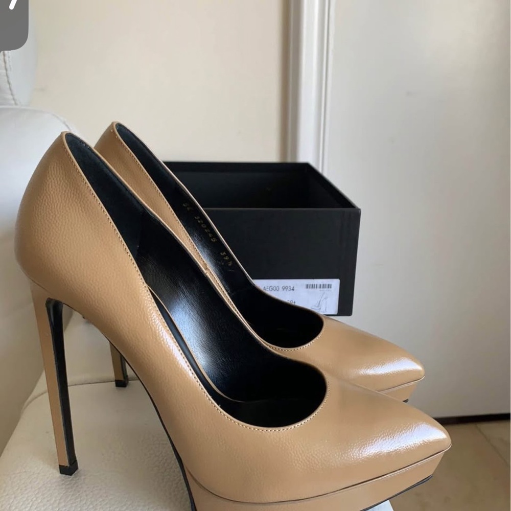 Saint Laurent Beige Pointed Toe Leather Pumps - Picture 4 of 4